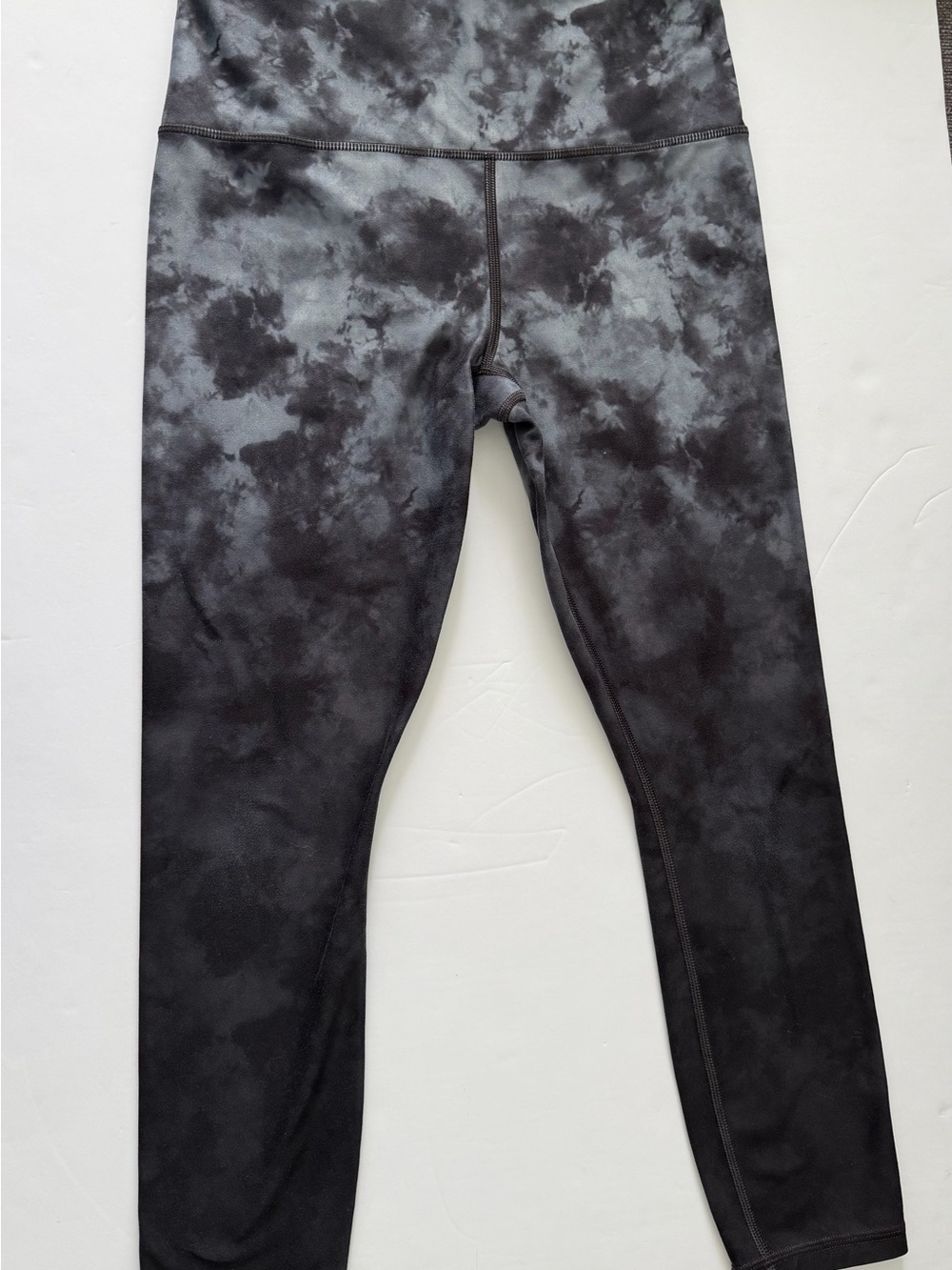 Athleta Elation 7/8 Leggings Size SP Grey Printed Yoga Workout